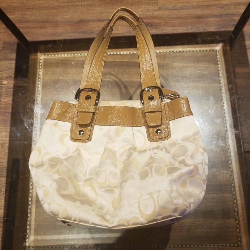 Authentic Coach purse NWOT